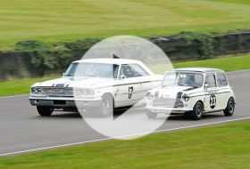 Goodwood Revival 2011 – Závodění. Ne pózování.