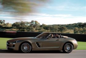 Marcedes Benz SLS AMG Roadster – racek bez křídel