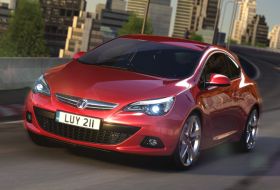 Opel Astra GTC – Rocco, Mégane a Focus mají trable