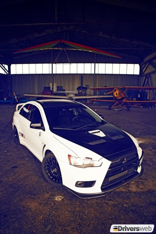 Mitsubishi Lancer Evolution X – proklatě nízký průlet